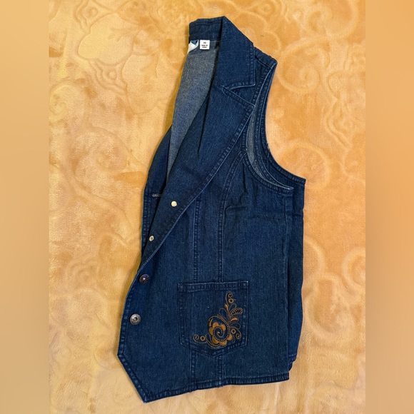 Denim & Co. Stretch Denim Embroidered
Button Front Vest XS - Picture 4 of 14